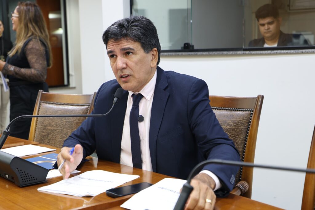 Júnior Geo cobra explicações sobre insalubridade de ASGs do Hospital e Maternidade Dona Regina junior-geo-cobra-explicacoes-sobre-insalubridade-de-asgs-do-hospital-e-maternidade-dona-regina