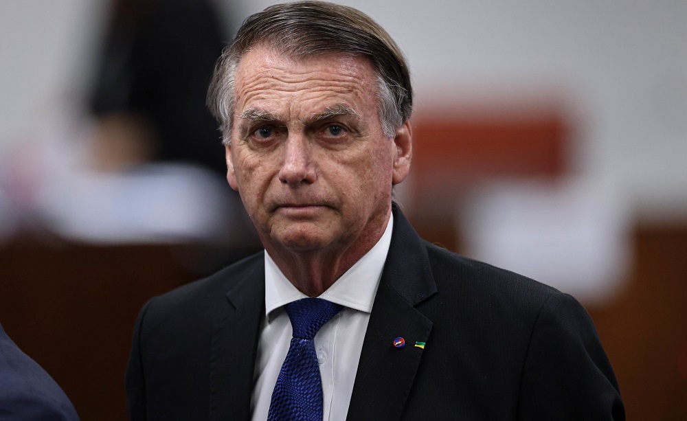 Bolsonaro apresenta melhora em indicadores, mas continua na UTI, diz boletim bolsonaro-apresenta-melhora-em-indicadores,-mas-continua-na-uti,-diz-boletim