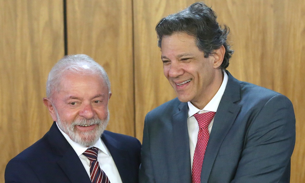 Lula oficializa saída de Haddad da Fazenda e nomeia Durigan como novo ministro lula-oficializa-saida-de-haddad-da-fazenda-e-nomeia-durigan-como-novo-ministro