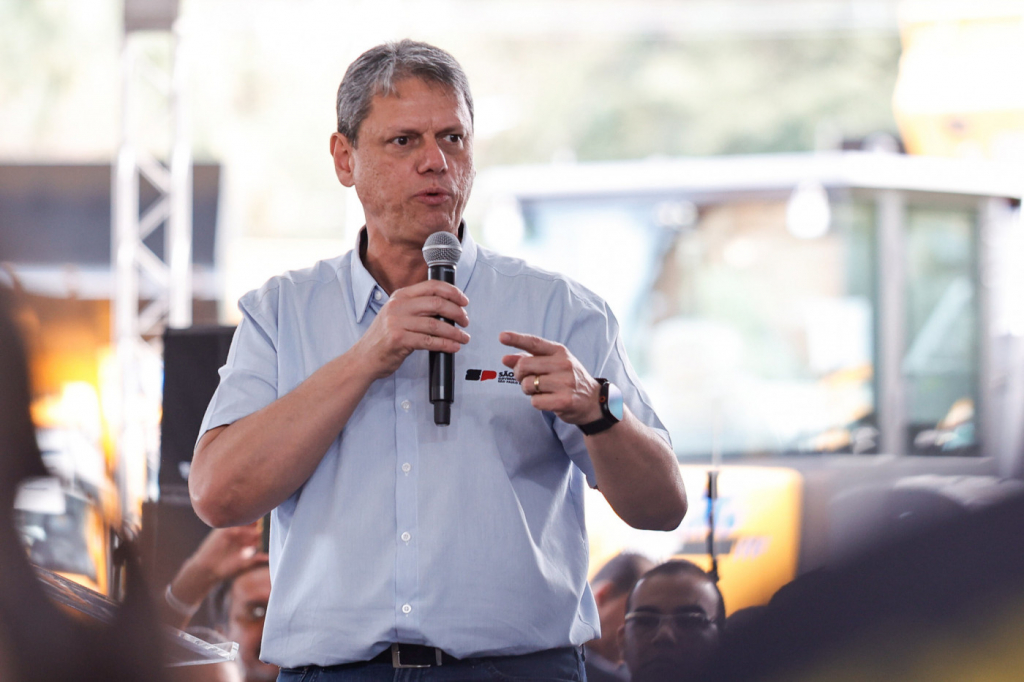 Tarcísio diz não ter ficado surpreso com desistência de Ratinho Júnior tarcisio-diz-nao-ter-ficado-surpreso-com-desistencia-de-ratinho-junior