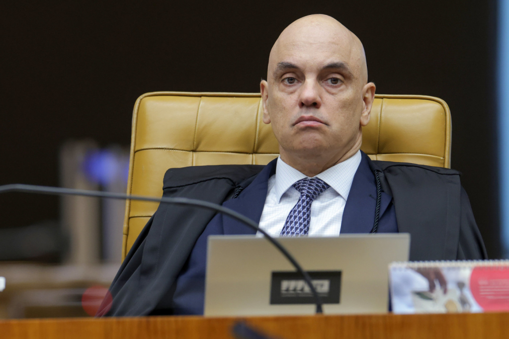Moraes proíbe acampamentos perto da casa de Bolsonaro durante prisão domicilar moraes-proibe-acampamentos-perto-da-casa-de-bolsonaro-durante-prisao-domicilar