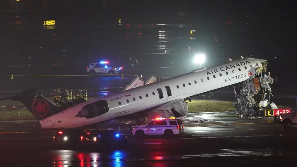 ‘Salvaram vidas’, diz passageira sobre pilotos de avião que bateu em NY ‘salvaram-vidas’,-diz-passageira-sobre-pilotos-de-aviao-que-bateu-em-ny