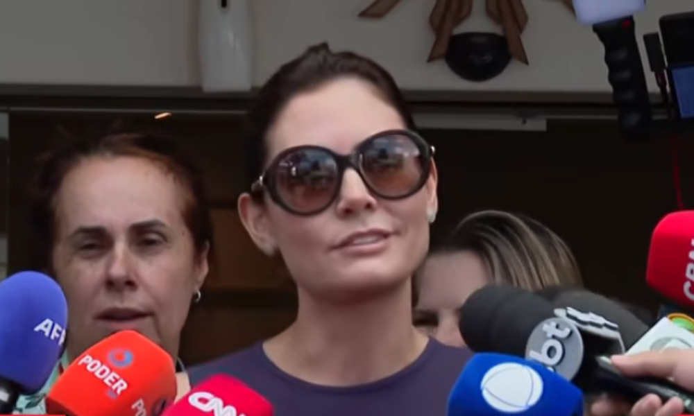 Em meio a especulações, Michelle diz que prioridade é Bolsonaro: ‘Política zero’ em-meio-a-especulacoes,-michelle-diz-que-prioridade-e-bolsonaro:-‘politica-zero’