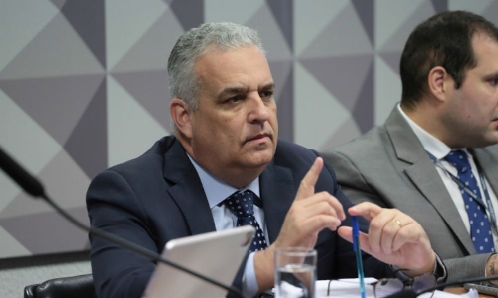 Relator da CPMI do INSS pede prisão de ‘Lulinha’ e indiciamento de mais de 200 pessoas relator-da-cpmi-do-inss-pede-prisao-de-‘lulinha’-e-indiciamento-de-mais-de-200-pessoas