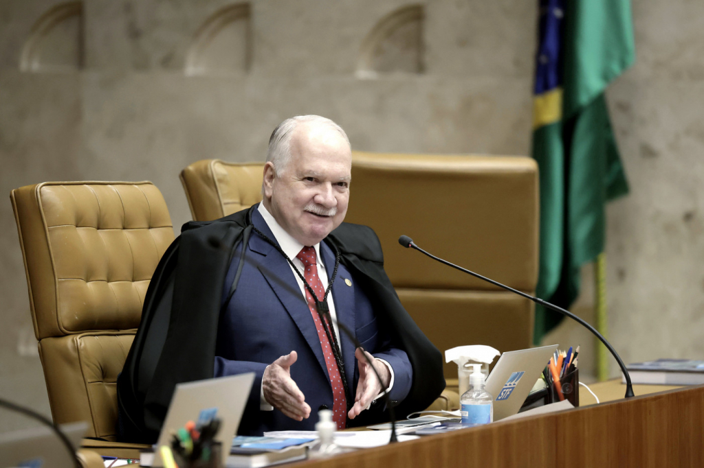 Fachin marca para 14 de maio julgamento sobre uso de dados do Coaf fachin-marca-para-14-de-maio-julgamento-sobre-uso-de-dados-do-coaf