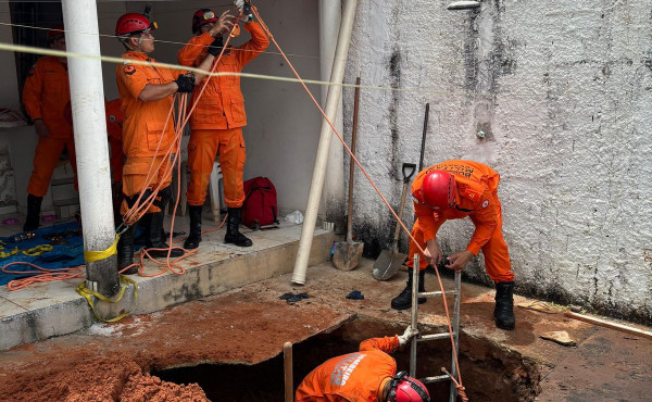 Bombeiros militares resgatam trabalhador soterrado em Araguaína – BOMBEIROS-TO bombeiros-militares-resgatam-trabalhador-soterrado-em-araguaina-–-bombeiros-to