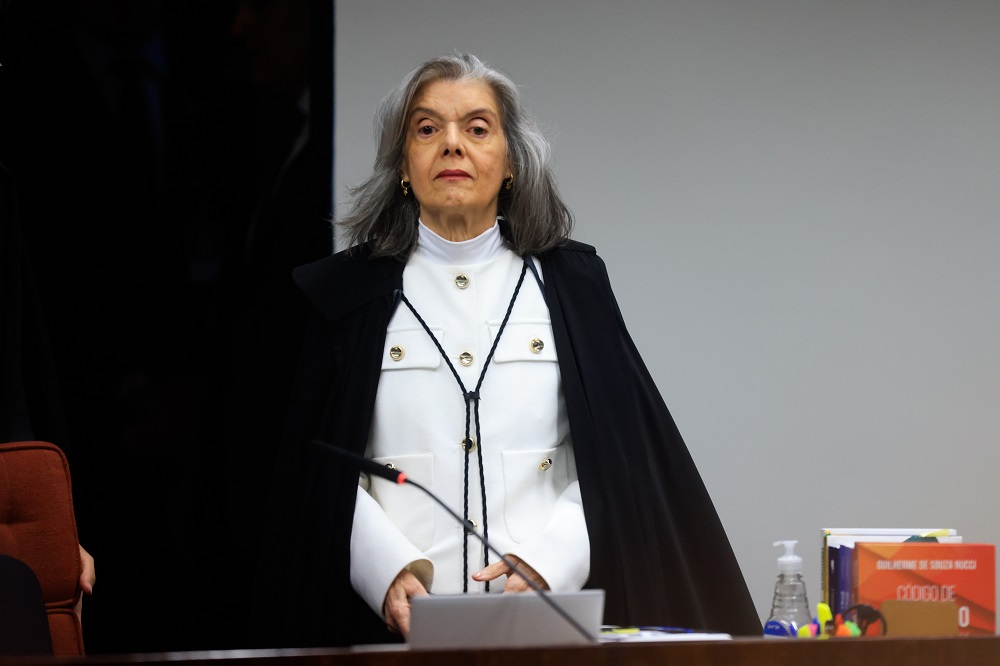 Carmém Lúcia relata apelos da família para sair do STF devido ao machismo carmem-lucia-relata-apelos-da-familia-para-sair-do-stf-devido-ao-machismo