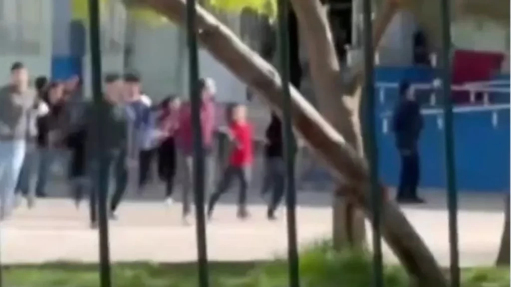 Ex-aluno invade escola, atira e deixa 18 feridos na Turquia ex-aluno-invade-escola,-atira-e-deixa-18-feridos-na-turquia