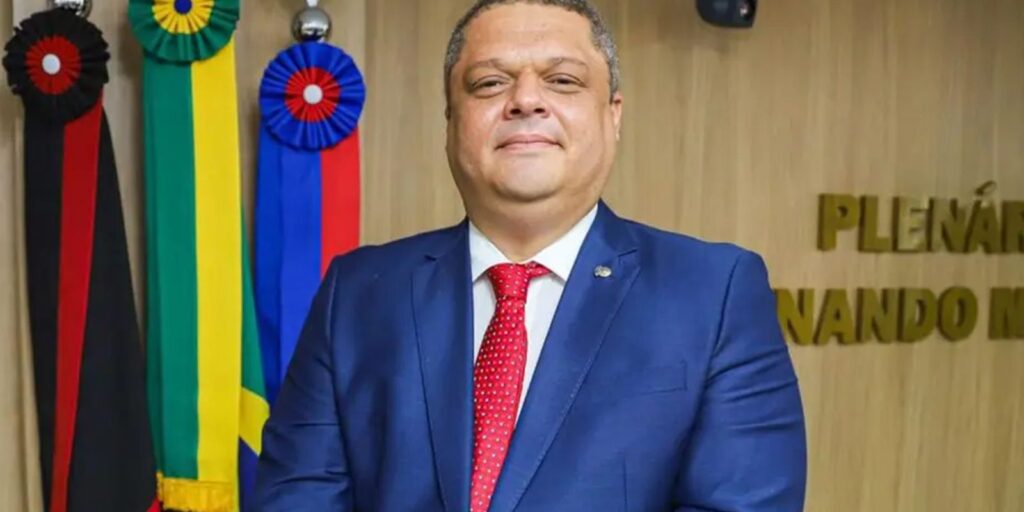 Prefeito de Cabedelo (PB), eleito no domingo, é afastado do cargo prefeito-de-cabedelo-(pb),-eleito-no-domingo,-e-afastado-do-cargo