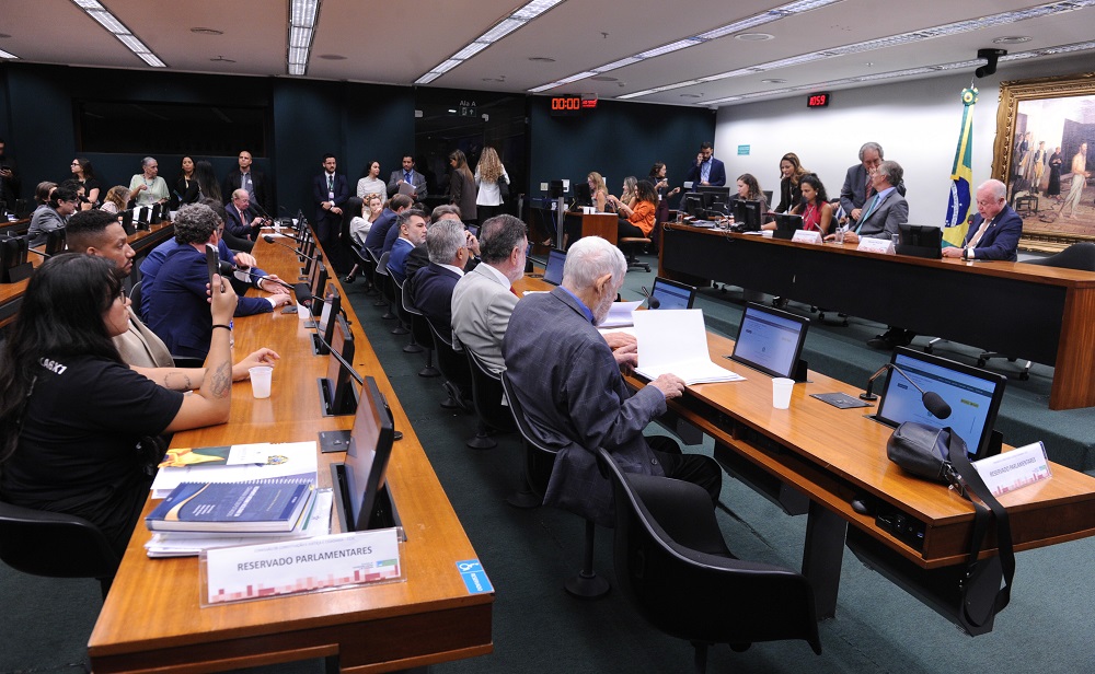 PSDB e PL pedem vista e adiam votação sobre a PEC do fim da escala 6×1 psdb-e-pl-pedem-vista-e-adiam-votacao-sobre-a-pec-do-fim-da-escala-6×1