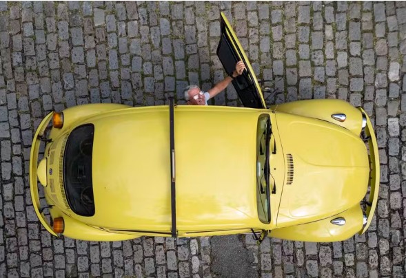 Três décadas após sair de linha, Fusca segue símbolo de paixão e chama atenção nas ruas do Rio tres-decadas-apos-sair-de-linha,-fusca-segue-simbolo-de-paixao-e-chama-atencao-nas-ruas-do-rio