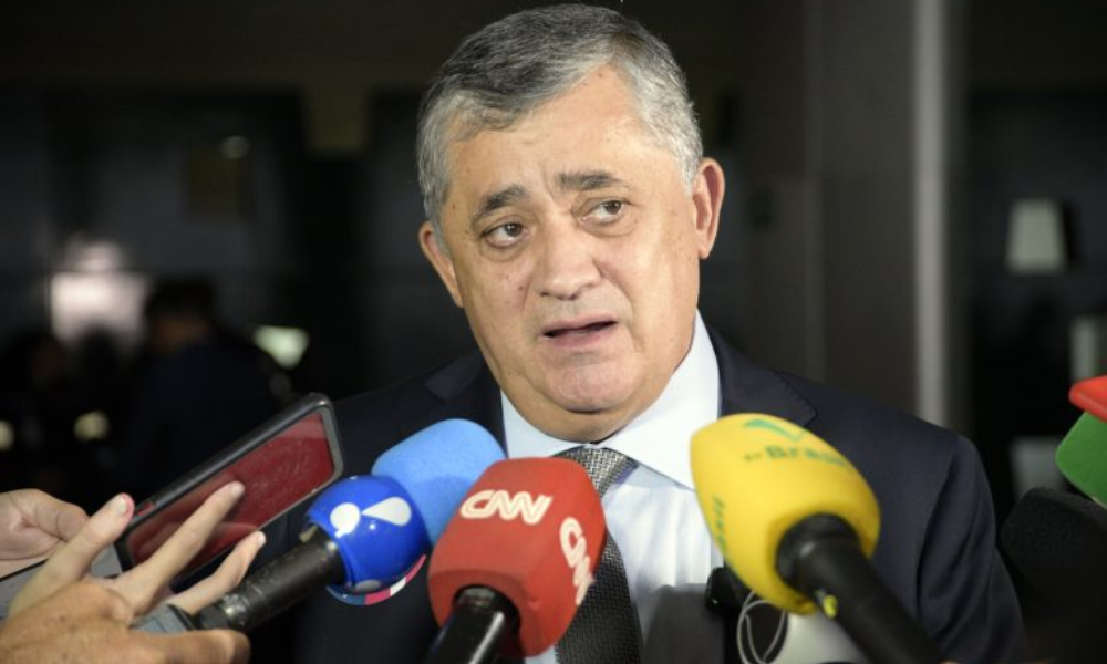 José Guimarães confirma que o governo vai enviar PL do fim da escala 6 x 1 jose-guimaraes-confirma-que-o-governo-vai-enviar-pl-do-fim-da-escala-6-x-1