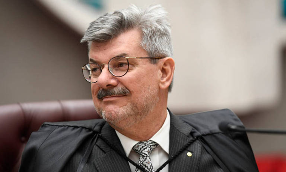 Ministro do STJ acusado de assédio sexual mantém salário de R$ 100 mil por mês ministro-do-stj-acusado-de-assedio-sexual-mantem-salario-de-r$-100-mil-por-mes