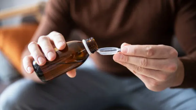 Anvisa manda retirar do mercado substância usada em xaropes para tosse anvisa-manda-retirar-do-mercado-substancia-usada-em-xaropes-para-tosse