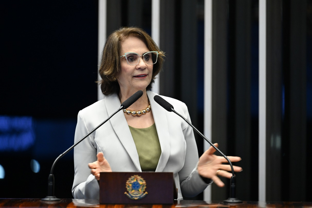 Damares declara apoio à Leila do Vôlei, mas recua e cita Michelle e Bia Kicis para o Senado damares-declara-apoio-a-leila-do-volei,-mas-recua-e-cita-michelle-e-bia-kicis-para-o-senado
