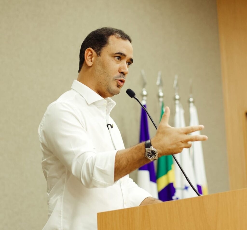 Vicentinho Júnior participa do lançamento do Maio Amarelo na sede do MPTO