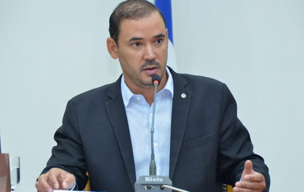 Deputado e pré-candidato ao governo Vicentinho Júnior garante R$ 1,7 milhão para espaços esportivos no Tocantins