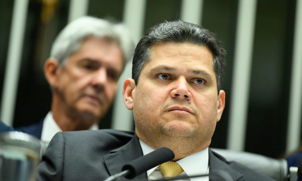 Manobra de Alcolumbre exclui trechos de veto da Dosimetria que contradizia Lei Antifacção manobra-de-alcolumbre-exclui-trechos-de-veto-da-dosimetria-que-contradizia-lei-antifaccao