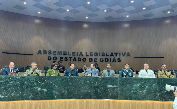 Comandante-geral do CBMTO é homenageado com medalha máxima do Legislativo goiano – BOMBEIROS-TO comandante-geral-do-cbmto-e-homenageado-com-medalha-maxima-do-legislativo-goiano-–-bombeiros-to