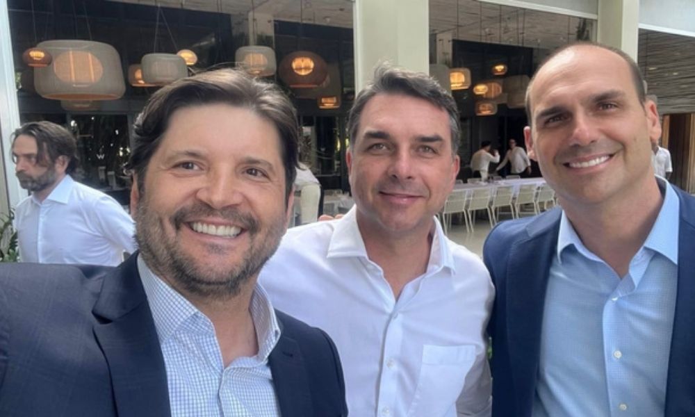Eduardo Bolsonaro anuncia André do Prado ao Senado por SP eduardo-bolsonaro-anuncia-andre-do-prado-ao-senado-por-sp