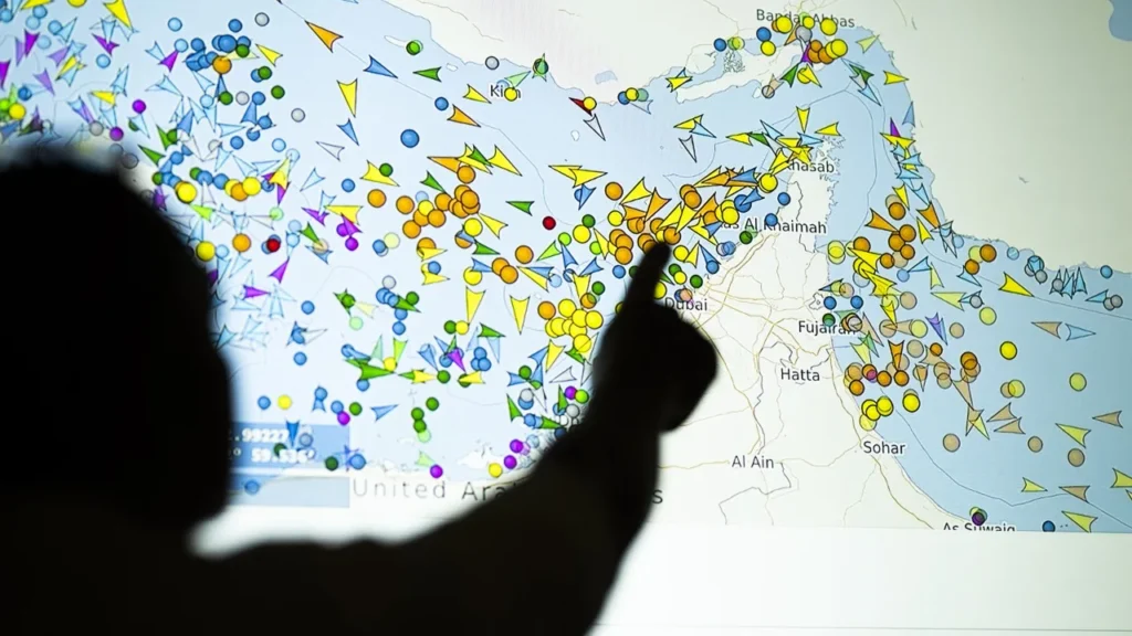 Tensão escala em Hormuz com ataques a navios e disputa entre Irã e EUA tensao-escala-em-hormuz-com-ataques-a-navios-e-disputa-entre-ira-e-eua