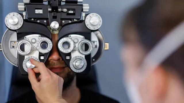 As piores coisas que você pode fazer para os seus olhos as-piores-coisas-que-voce-pode-fazer-para-os-seus-olhos