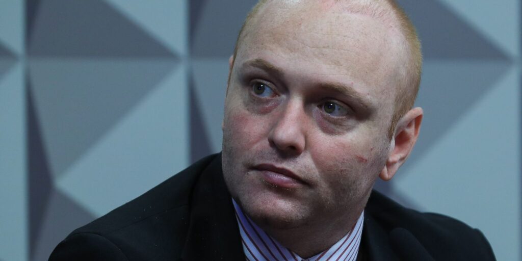 Moraes autoriza hacker Delgatti a cumprir regime aberto de prisão moraes-autoriza-hacker-delgatti-a-cumprir-regime-aberto-de-prisao