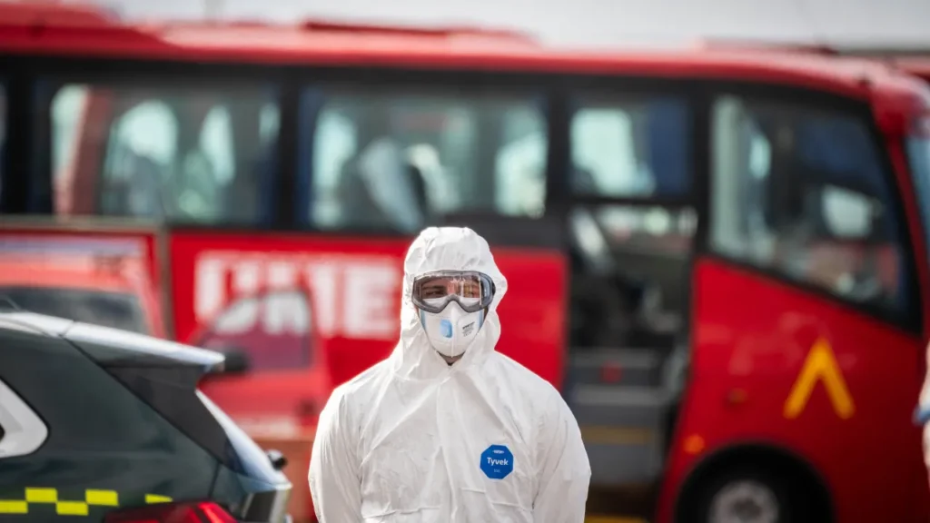 Hantavírus: As imagens da operação “inédita” no cruzeiro em Tenerife hantavirus:-as-imagens-da-operacao-“inedita”-no-cruzeiro-em-tenerife