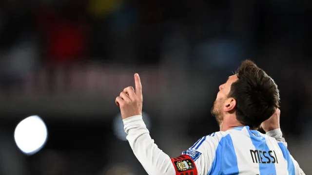 Argentina divulga pré-lista da Copa com Messi, Flaco, Giay e Prestianni argentina-divulga-pre-lista-da-copa-com-messi,-flaco,-giay-e-prestianni