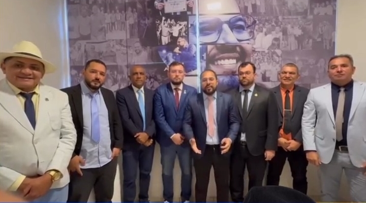 Carlesse recebe apoio de oito vereadores de Araguaína para sua pré-candidatura ao Senado; assista carlesse-recebe-apoio-de-oito-vereadores-de-araguaina-para-sua-pre-candidatura-ao-senado;-assista