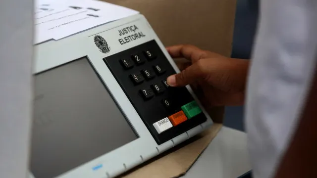 TSE faz novos testes de segurança na urna eletrônica tse-faz-novos-testes-de-seguranca-na-urna-eletronica