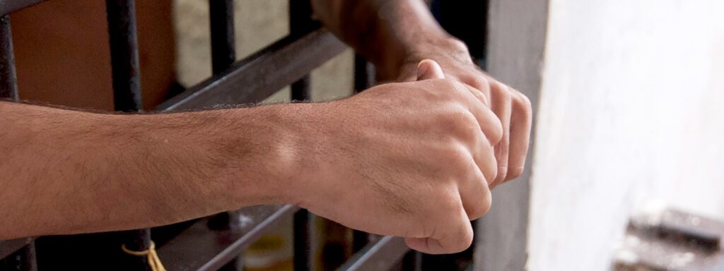 Condenado por feminicídio tentado e estupro em Gurupi recebe pena de mais de 45 anos de prisão condenado-por-feminicidio-tentado-e-estupro-em-gurupi-recebe-pena-de-mais-de-45-anos-de-prisao