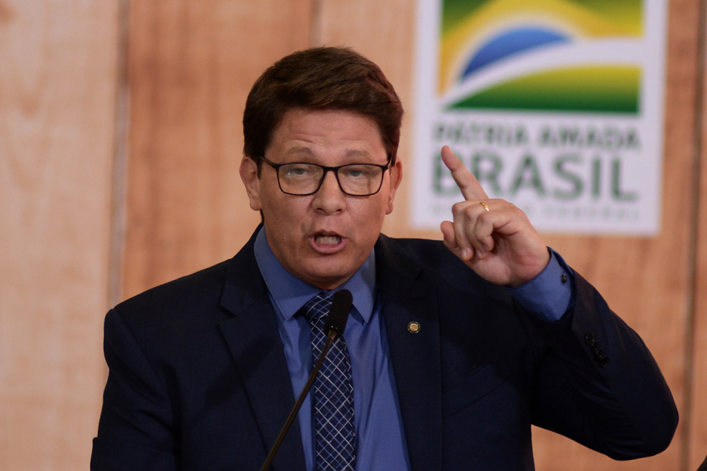 STF tenta intimar Mario Frias há um mês por emenda para filme sobre Bolsonaro stf-tenta-intimar-mario-frias-ha-um-mes-por-emenda-para-filme-sobre-bolsonaro