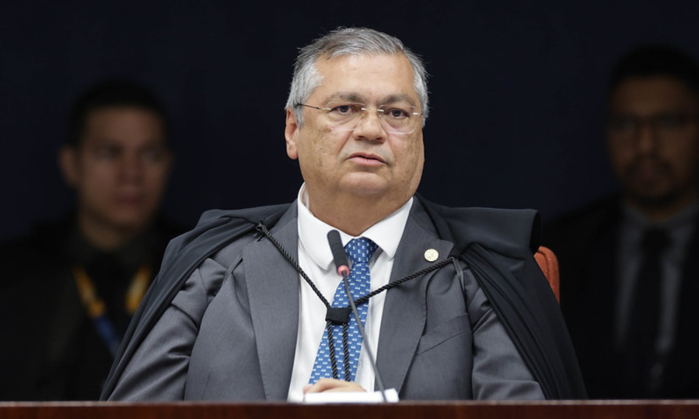 Dino critica ‘red pill’ e ‘curso para homens’ em voto no STF dino-critica-‘red-pill’-e-‘curso-para-homens’-em-voto-no-stf