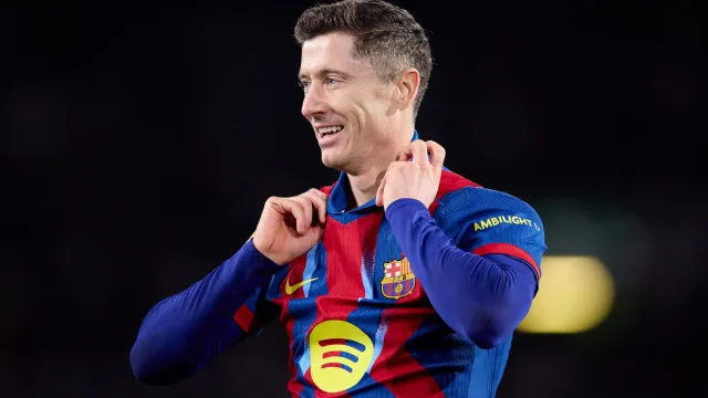 Lewandowski rejeita fortuna dos EUA e pode deixar Barça rumo à Arábia lewandowski-rejeita-fortuna-dos-eua-e-pode-deixar-barca-rumo-a-arabia