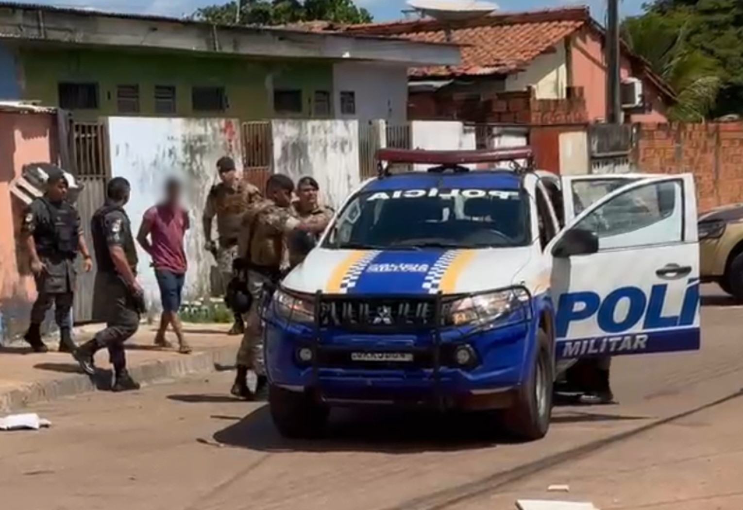 Homem é preso por violência doméstica após cerco em casa e duas horas de negociação, diz PM homem-e-preso-por-violencia-domestica-apos-cerco-em-casa-e-duas-horas-de-negociacao,-diz-pm