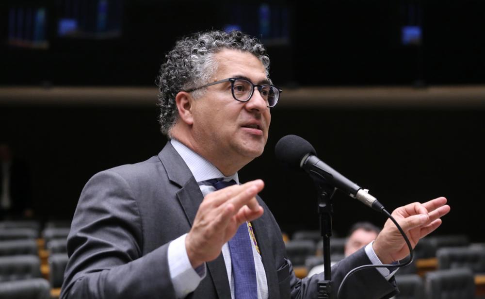 Leitura do relatório da PEC sobre fim da escala 6×1 é adiada para 25 de maio leitura-do-relatorio-da-pec-sobre-fim-da-escala-6×1-e-adiada-para-25-de-maio