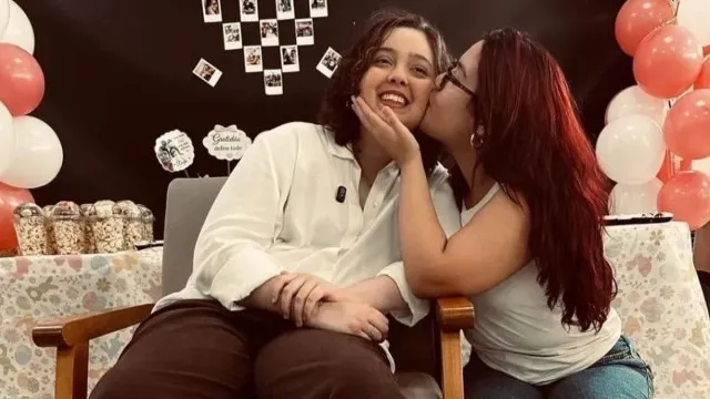 ‘Elas se amavam como irmãs’: amigas com leucemia morrem com 1h de diferença ‘elas-se-amavam-como-irmas’:-amigas-com-leucemia-morrem-com-1h-de-diferenca