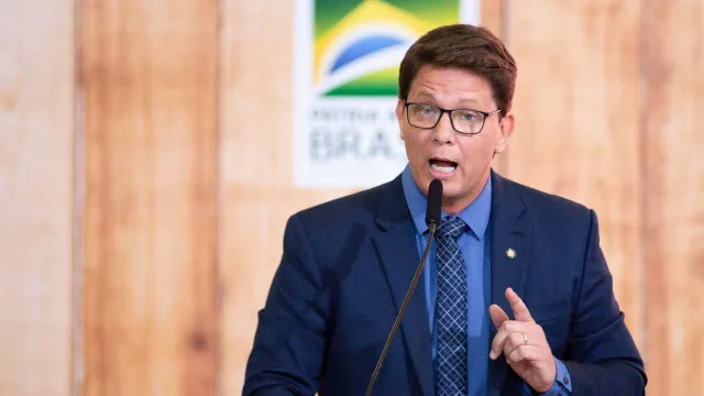 Câmara informa ao STF que viagens de Mário Frias ao exterior ainda estão ‘em apreciação’ camara-informa-ao-stf-que-viagens-de-mario-frias-ao-exterior-ainda-estao-‘em-apreciacao’