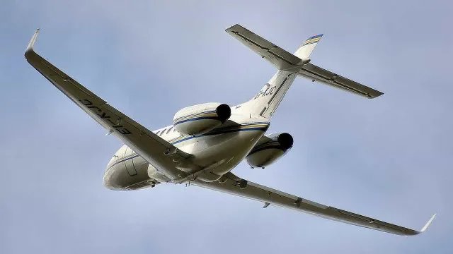 Jatinho sai da pista e quebra asa em pouso no Aeroclube de Santa Catarina jatinho-sai-da-pista-e-quebra-asa-em-pouso-no-aeroclube-de-santa-catarina