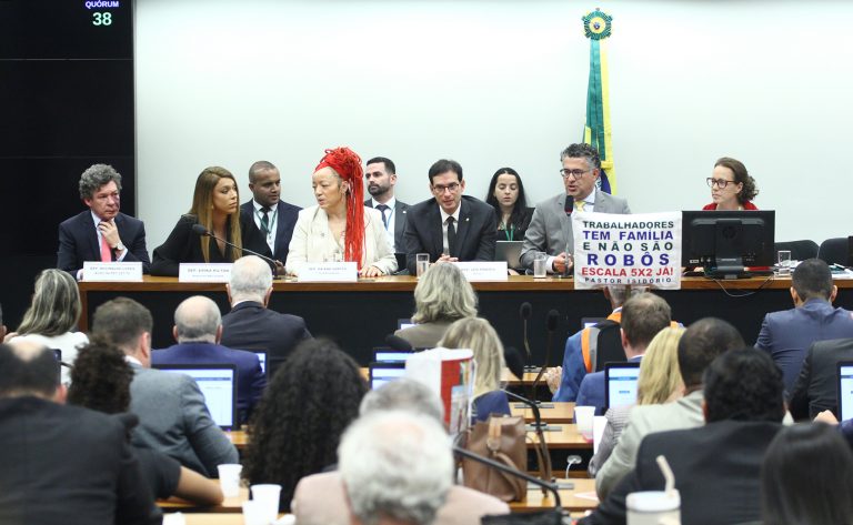 Fim da escala 6×1: comissão especial da Câmara vota parecer sobre PEC nesta quarta-feira fim-da-escala-6×1:-comissao-especial-da-camara-vota-parecer-sobre-pec-nesta-quarta-feira