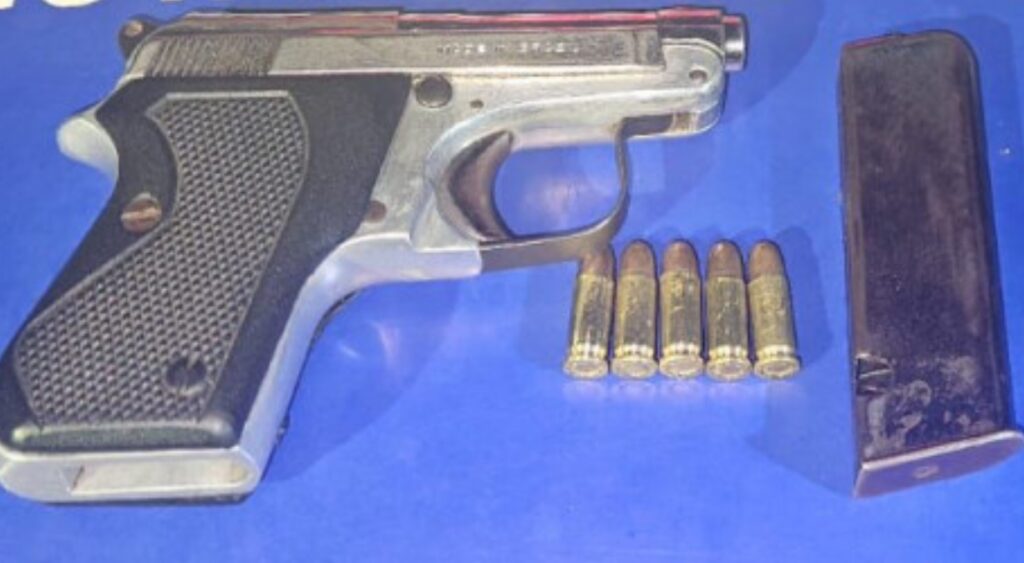 Homem é preso por porte ilegal de arma de fogo durante evento de Exposição Agropecuária homem-e-preso-por-porte-ilegal-de-arma-de-fogo-durante-evento-de-exposicao-agropecuaria