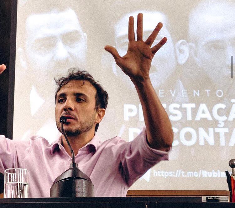 Renan Santos critica relação de Flávio e Lula com Trump: ‘Ridículo’ renan-santos-critica-relacao-de-flavio-e-lula-com-trump:-‘ridiculo’