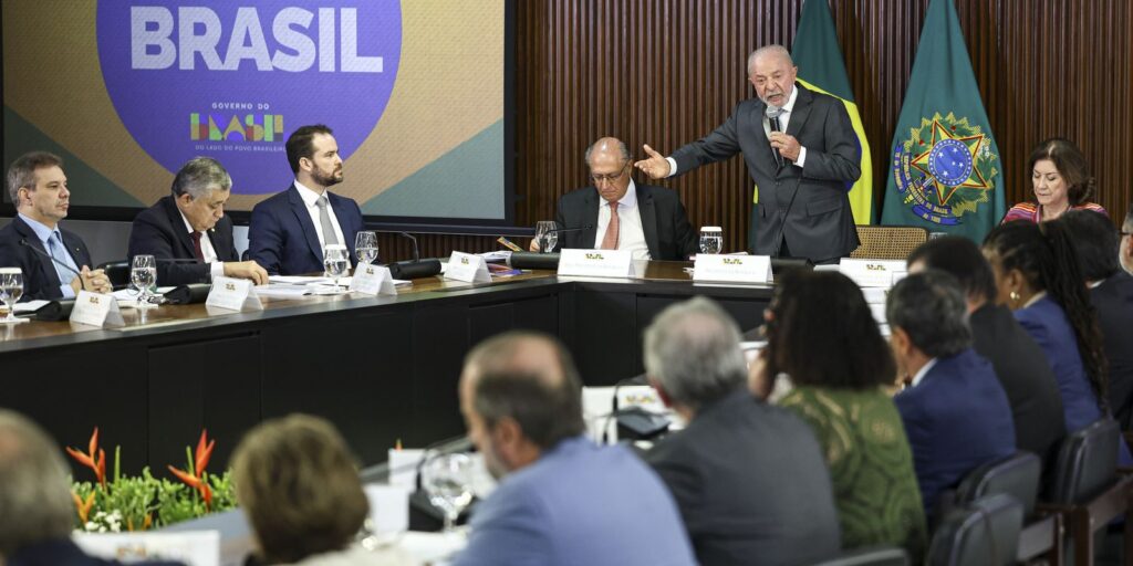 Lula sobre sanções dos EUA: “Brasil não é republiqueta insignificante” lula-sobre-sancoes-dos-eua:-“brasil-nao-e-republiqueta-insignificante”