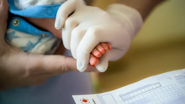 Gêmeos siameses ligados pelo abdômen morrem em Goiânia após infecção gemeos-siameses-ligados-pelo-abdomen-morrem-em-goiania-apos-infeccao