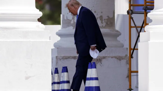 Trump ameaça atacar “com mais força” se Irã não travar aliados no Líbano trump-ameaca-atacar-“com-mais-forca”-se-ira-nao-travar-aliados-no-libano