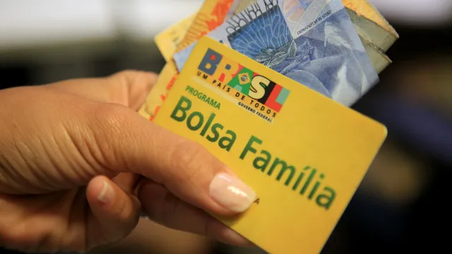 Caixa paga Bolsa Família a beneficiários com NIS de final 6 caixa-paga-bolsa-familia-a-beneficiarios-com-nis-de-final-6