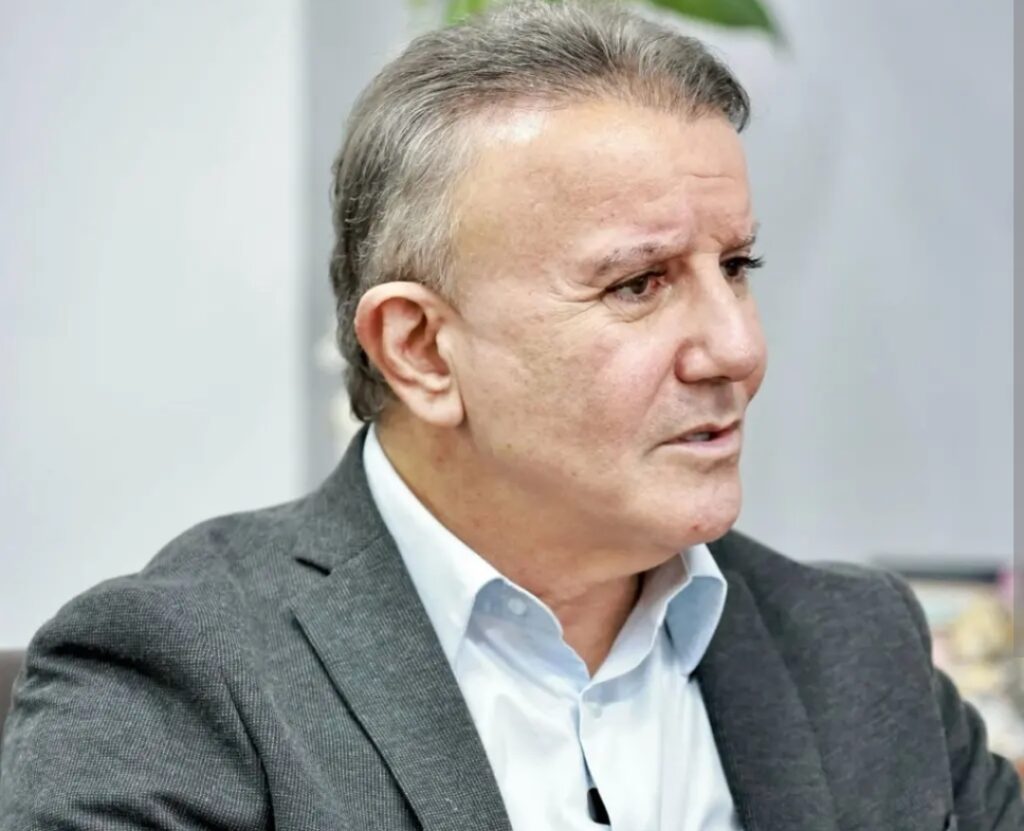 Com Eduardo Siqueira intimado, TCE suspende contrato milionário das UPAs de Palmas