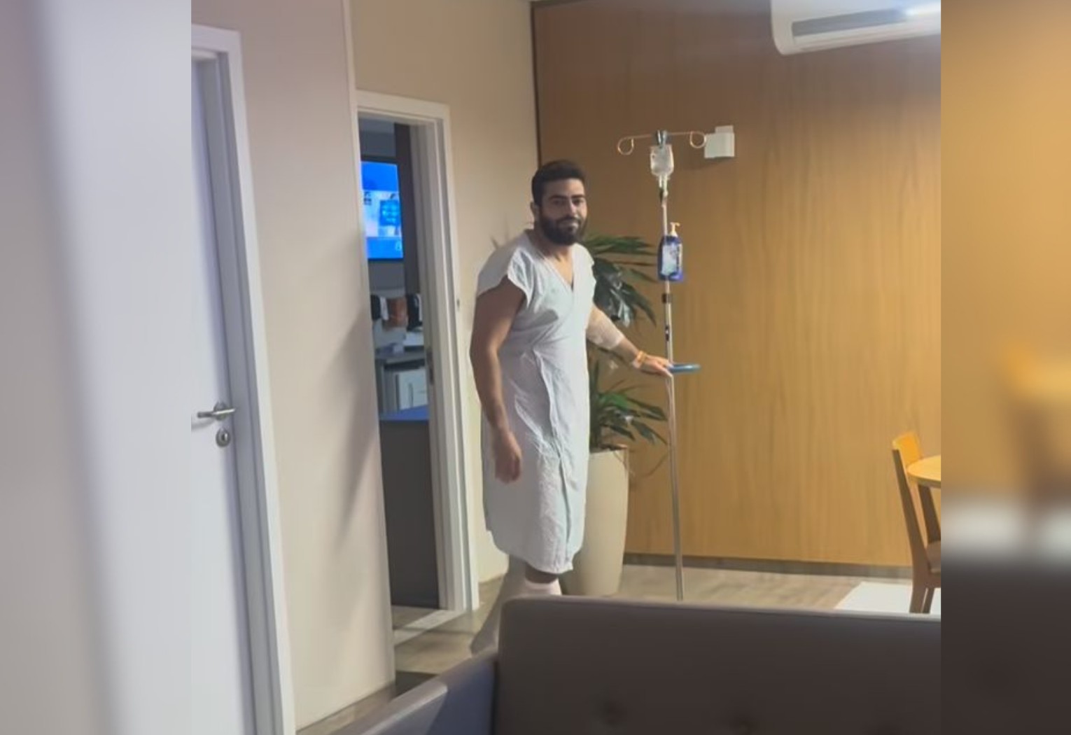 Filha do sertanejo Henrique questiona após pai passar por cirurgia: ‘Por que está de vestido?’ filha-do-sertanejo-henrique-questiona-apos-pai-passar-por-cirurgia:-‘por-que-esta-de-vestido?’