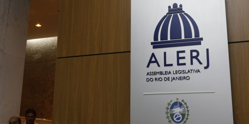 Deputados do RJ aprovam tornozeleira rosa para agressores de mulheres deputados-do-rj-aprovam-tornozeleira-rosa-para-agressores-de-mulheres